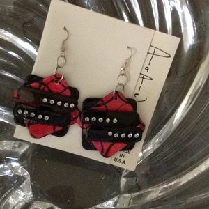 Slashes Print Solids pk/black handmade earrings